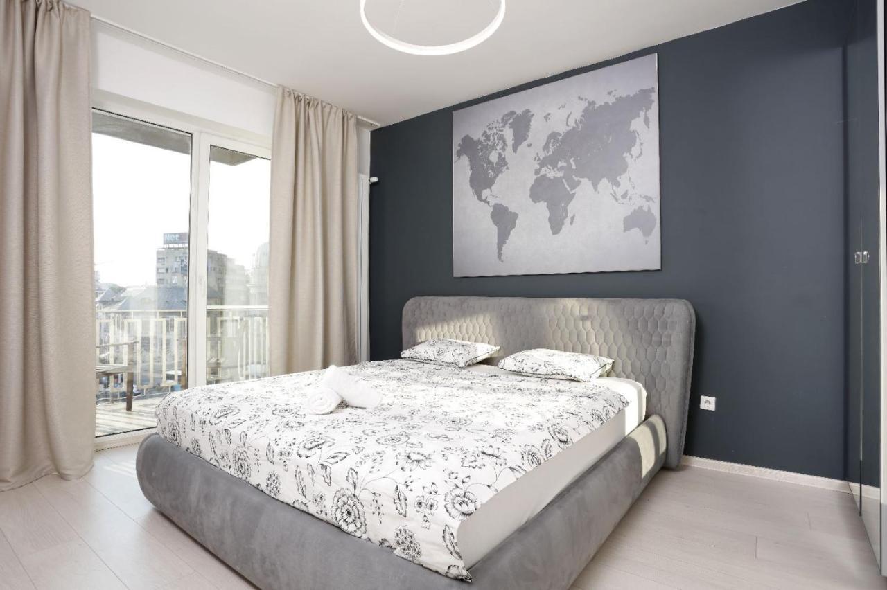 2 Bedroom Apartment With Amazing View In City Center Bucarest Extérieur photo