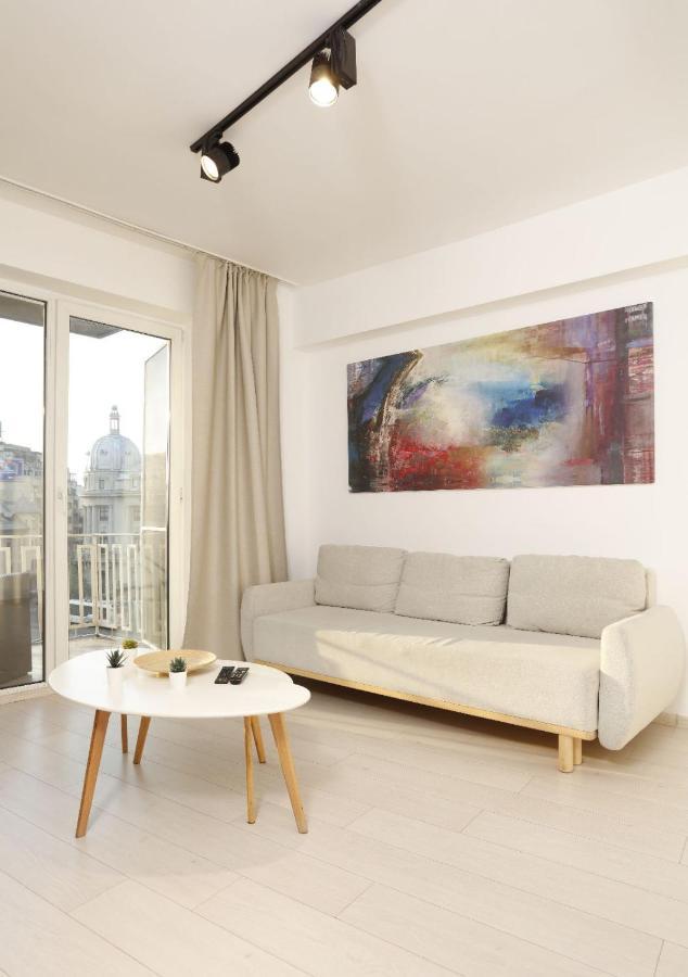 2 Bedroom Apartment With Amazing View In City Center Bucarest Extérieur photo